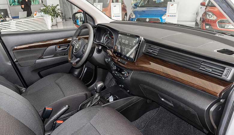 Táp lô xe Suzuki Ertiga 2020