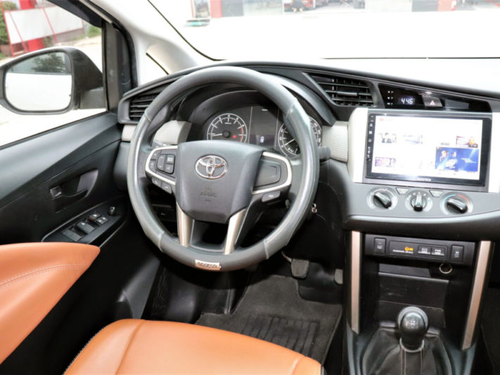 Toyota Innova E 2.0MT 2019 - 11