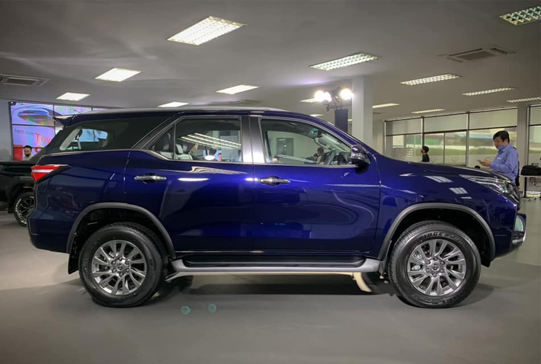 Đánh giá xe Toyota Fortuner 2021 : giá lăn bánh & khuyến mãi (09/2020) - 4