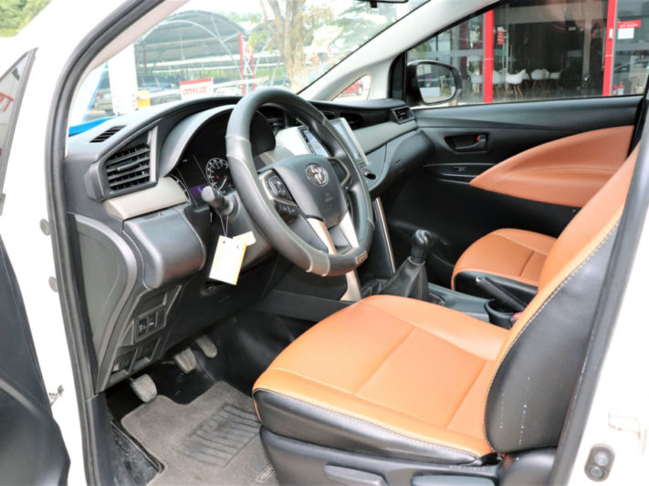 Toyota Innova E 2.0MT 2019 - 8