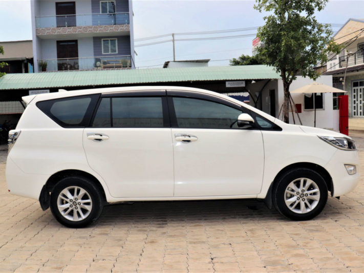 Toyota Innova E 2.0MT 2019 - 6