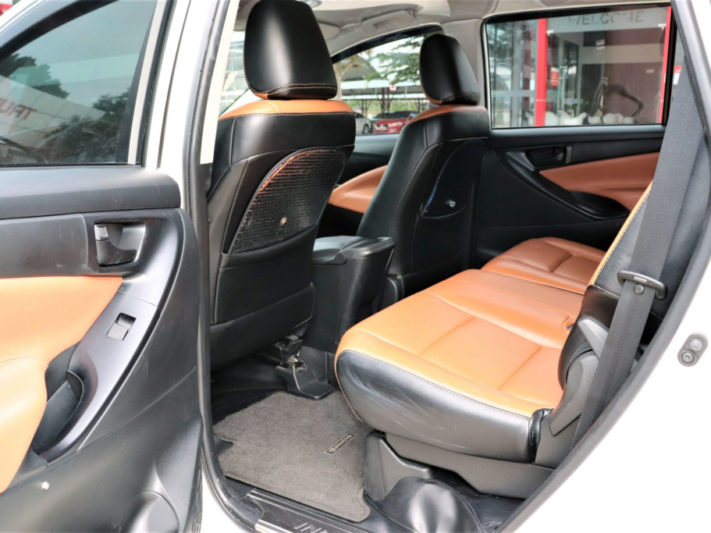 Toyota Innova E 2.0MT 2019 - 19