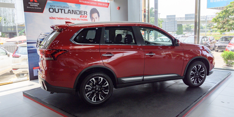 Mitsubishi Outlander 2020 thân xe 