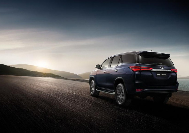 Đánh giá xe Toyota Fortuner 2021 : giá lăn bánh & khuyến mãi (09/2020) - 13