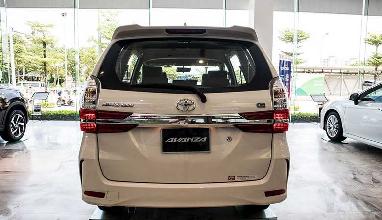 đánh giá đuôi xe Toyota Avanza 2020