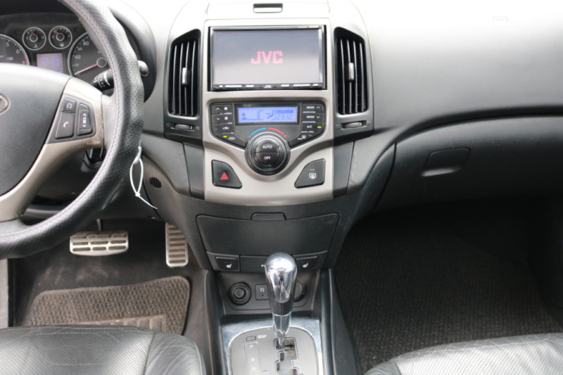 Hyundai i30 1.6AT 2009 - 14