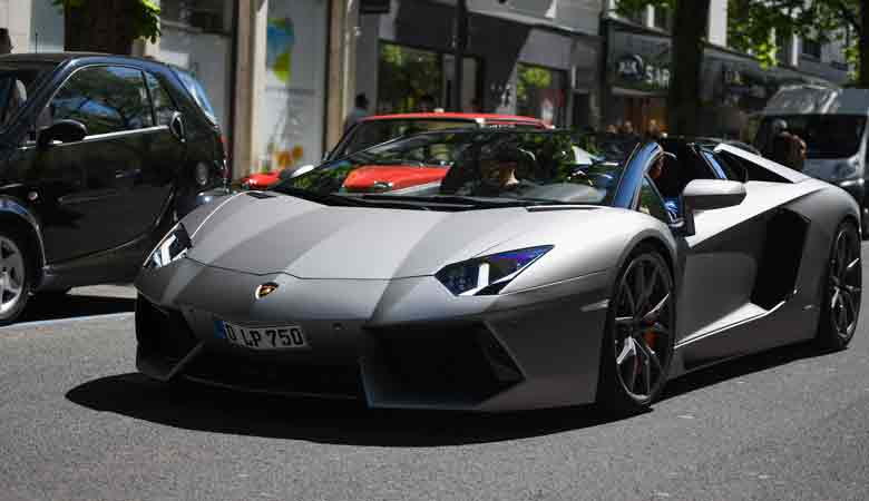 Lamborghini Aventador LP700-4