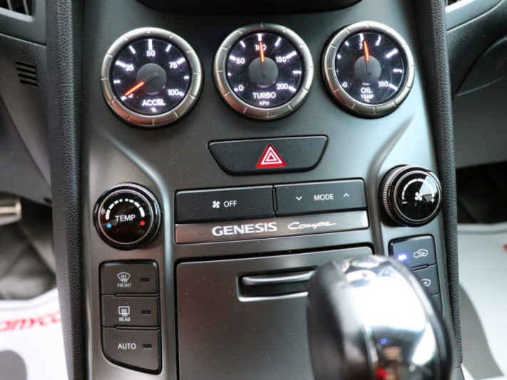 Hyundai Genesis 2.0AT 2012 - 22