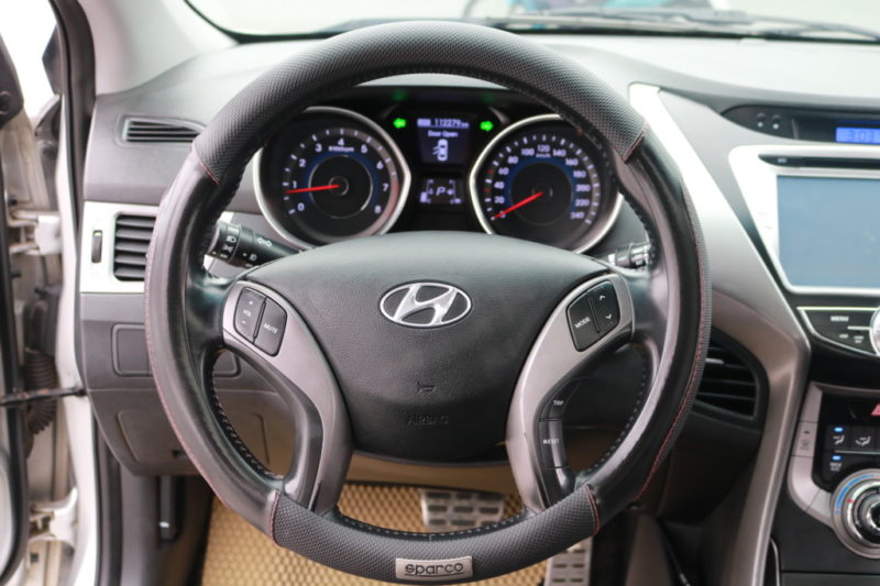 Hyundai triệu hồi Elantra dính lỗi đèn phanh