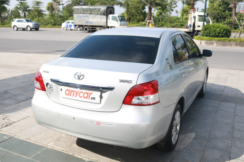 Toyota Yaris 1.3AT 2010 - 6