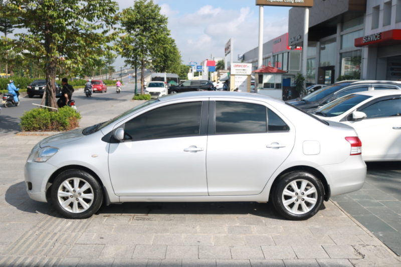 Toyota Yaris 1.3AT 2010 - 5