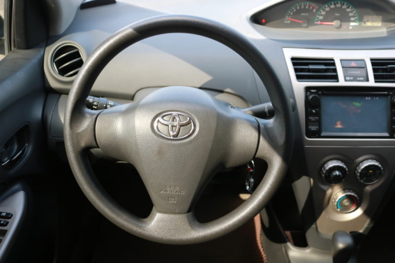 Toyota Yaris 1.3AT 2010 - 11