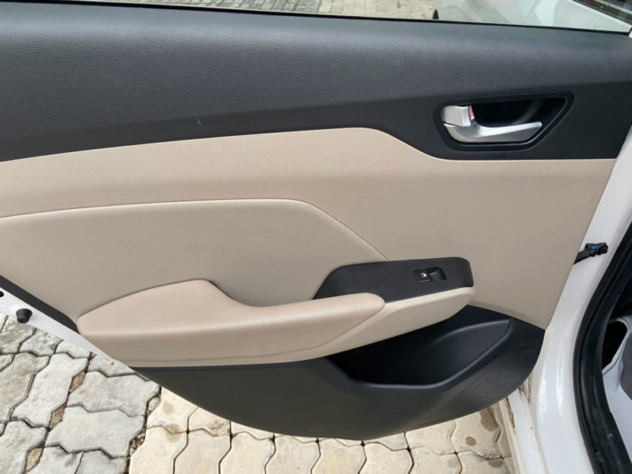 Hyundai Accent 1.4AT 2019 - 17