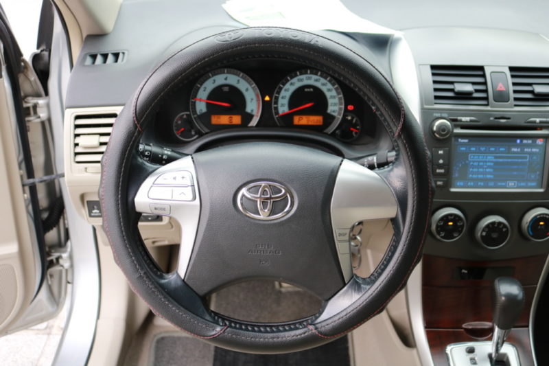 Toyota Altis 1.8AT 2010 - 12