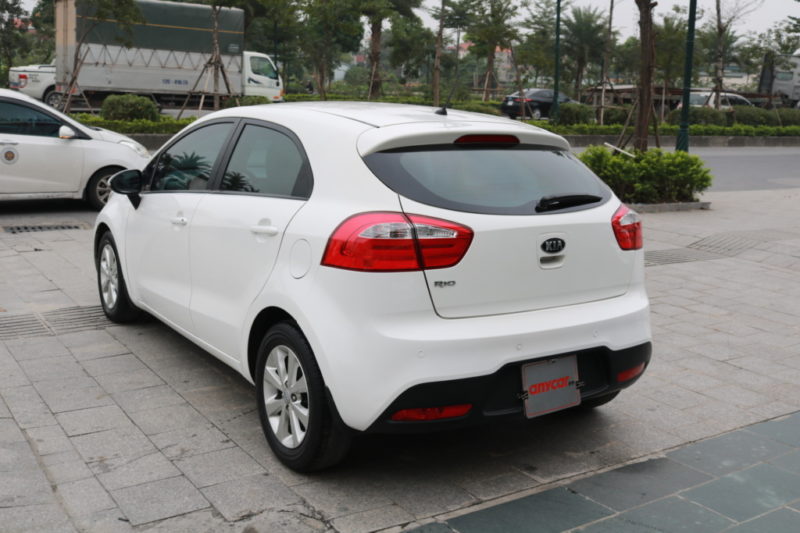 Kia Rio Hatchback 1.4AT 2014 - 8