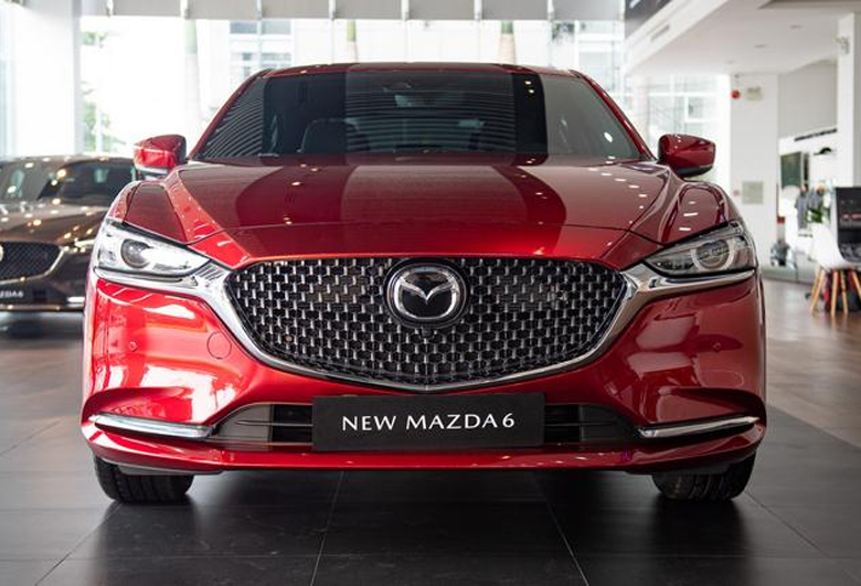 Đầu xe Mazda 6 2021