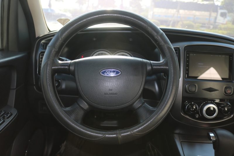 Ford Escape 2.3AT 2013 - 11