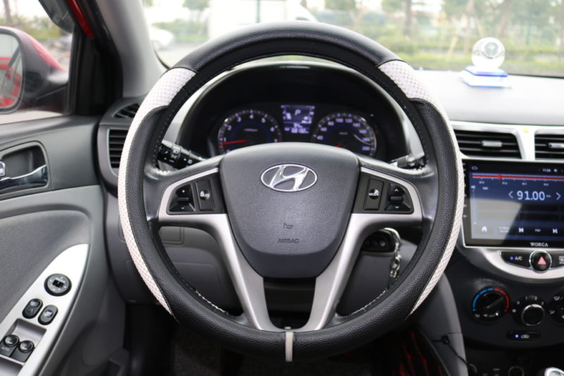 Hyundai Accent 1.4AT 2013 - 13