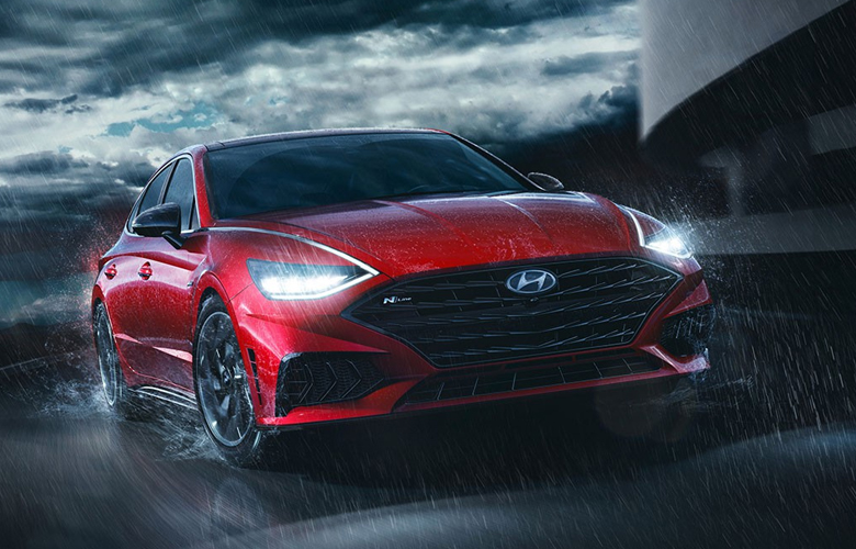 Đầu Hyundai Sonata N-Line cũng không quá khác biệt 