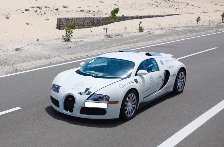Siêu xe Bugatti Veyron sau khi đổi màu 