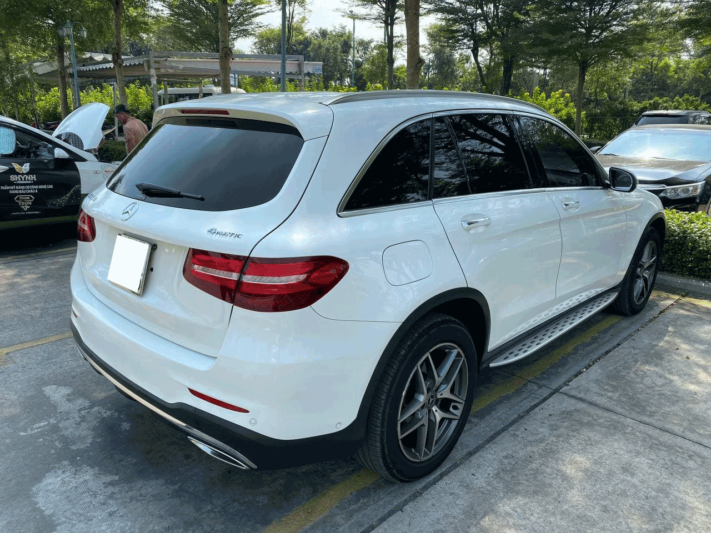 Mercedes GLC 300 2.0AT 2017 - 3