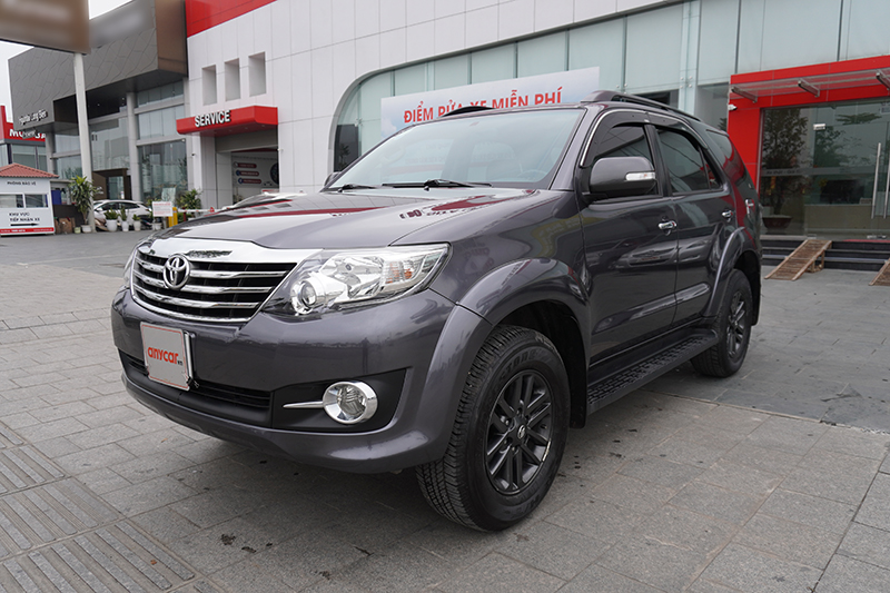 Toyota Fortuner 2.7AT 2015 - 2