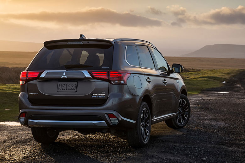 Mitsubishi outlander 2018 комплектации