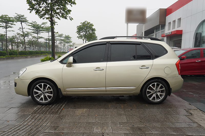 Kia Carens 2.0AT 2009 - 5