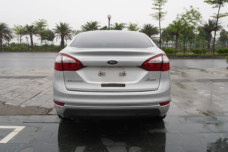 Ford Fiesta Titanium 1.5AT 2015 - 7