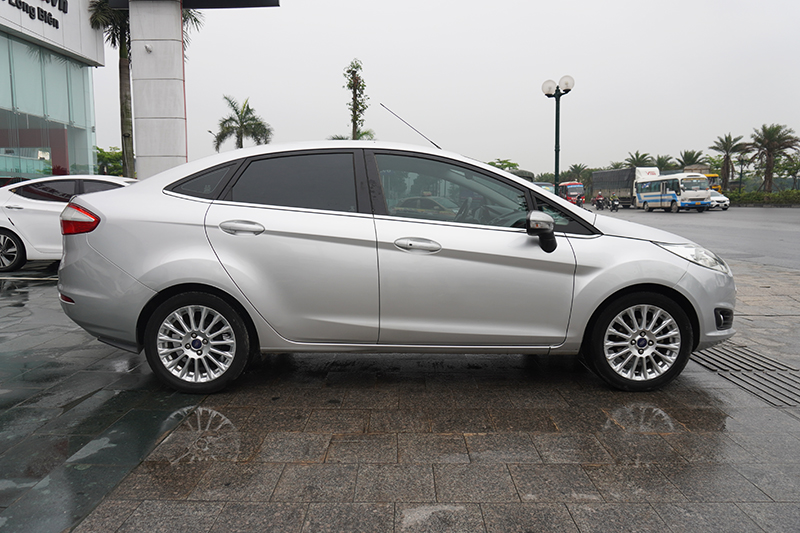 Ford Fiesta Titanium 1.5AT 2015 - 4