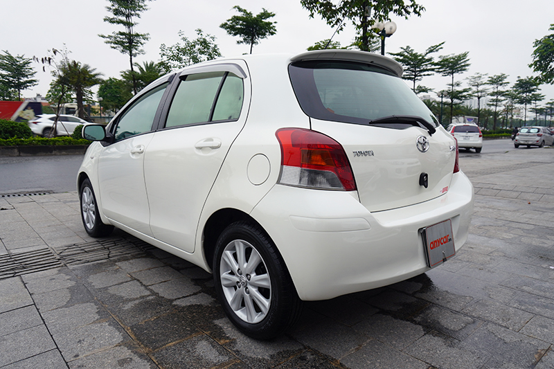 Toyota Yaris 1.3AT 2010 - 7