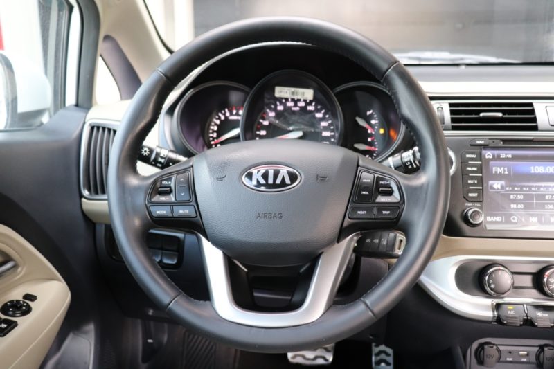 Kia Rio 1.4AT 2016 - 11