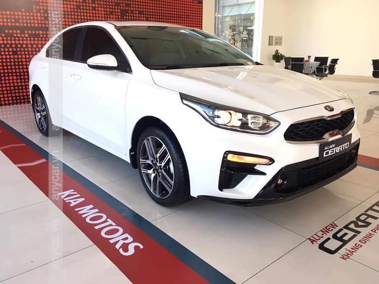 Đầu xe Kia Cerato Luxury thể thao và cá tính