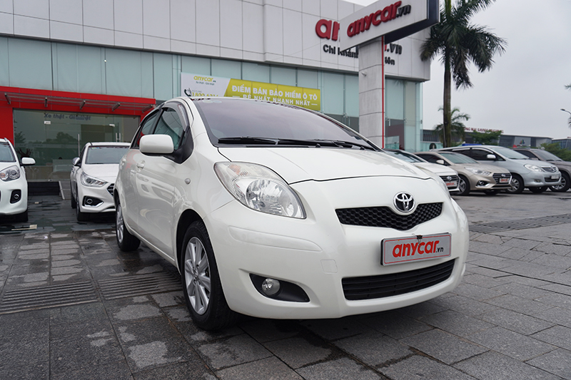 Toyota Yaris 1.3AT 2010 - 1