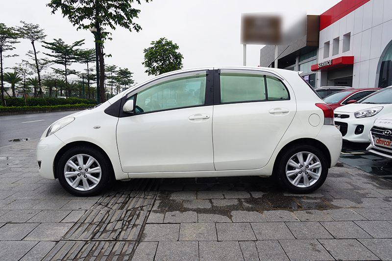 Toyota Yaris 1.3AT 2010 - 5