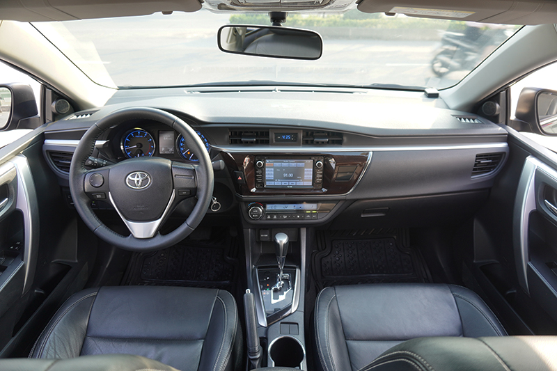 Toyota Altis 1.8AT 2016 - 11