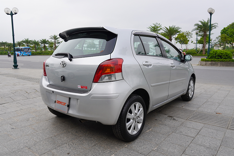 Toyota Yaris 1.5AT 2012 - 6