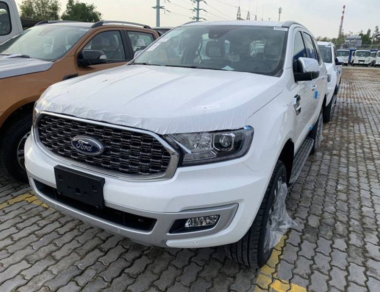 Ford Everest bản Trend