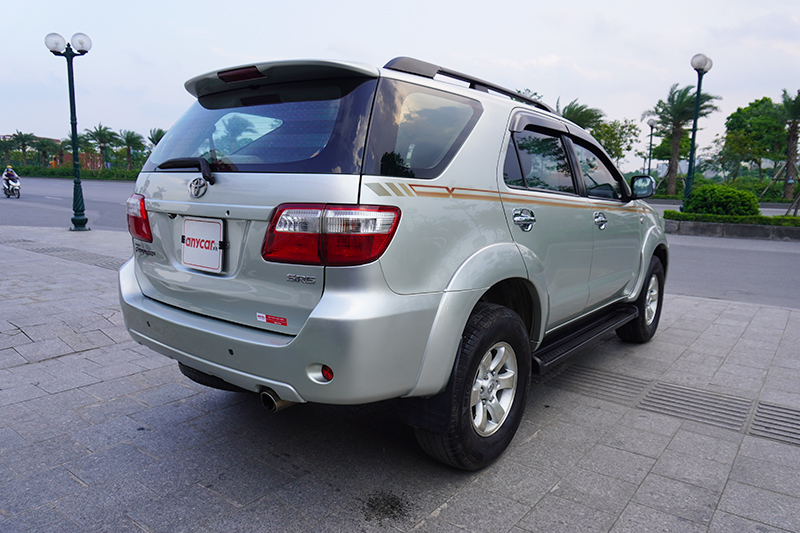 Toyota Fortuner SR 5 4*4 2.7AT 2010 - 6