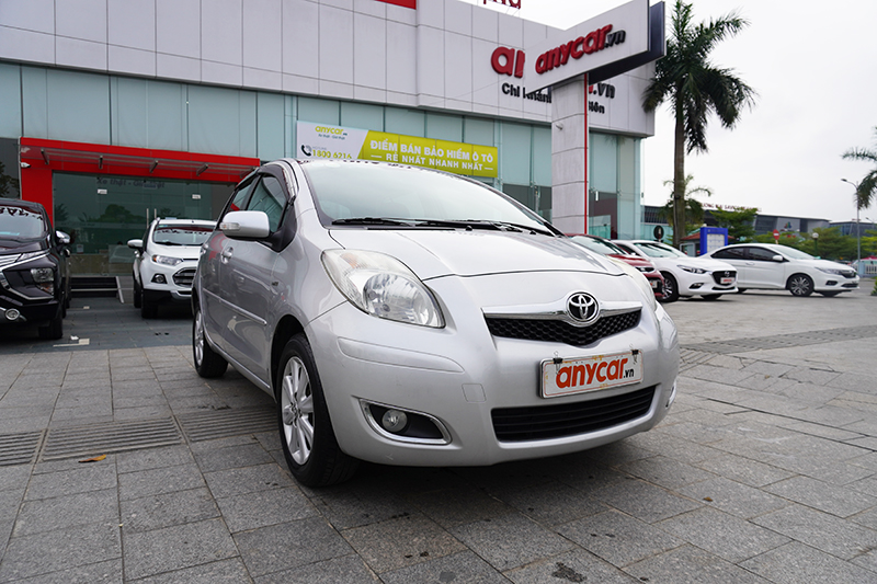 Toyota Yaris 1.5AT 2012 - 1