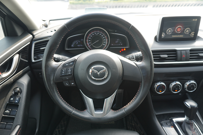 Mazda 3 HB 1.5AT 2016 - 12