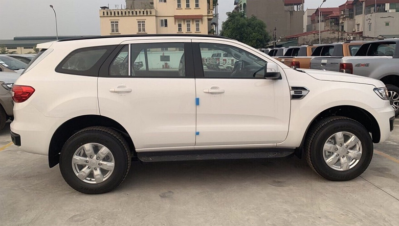 Thân xe Ford Everest Ambiente 