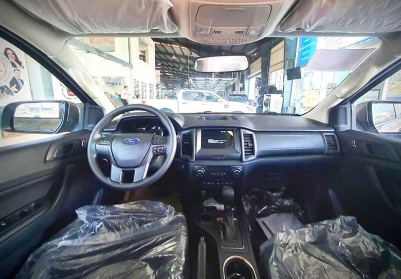 Bảng taplo thể tao của Ford Everest Ambiente 