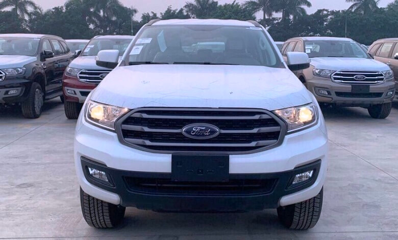 Đầu xe Ford Everest Ambiente 