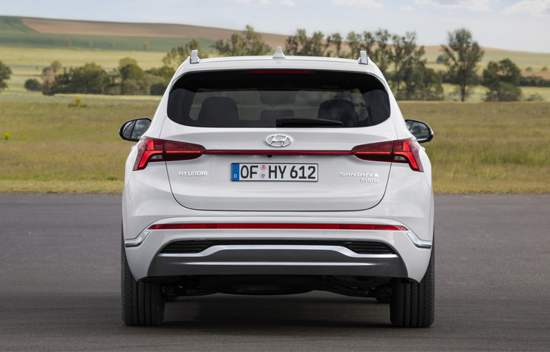 Đuôi xe Hyundai SantaFe máy xăng