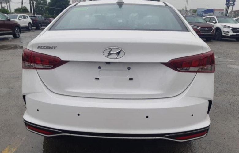 Đuôi xe Hyundai Accent 1.4 AT Đặc biệt