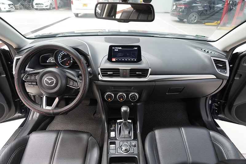 Mazda 3 Facelift 1.5AT 2019 - 12