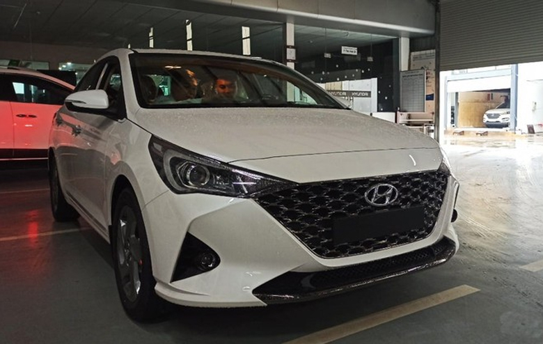 Đầu xe Hyundai Accent 1.4 AT Đặc biệt