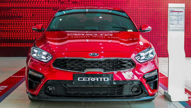 Ngoại thất Kia Cerato thể thao với tản nhiệt mũi hổ