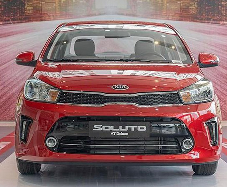 Kia Soluto có một chút khác biệt giữa các phiên bản về trang bị ngoại thất